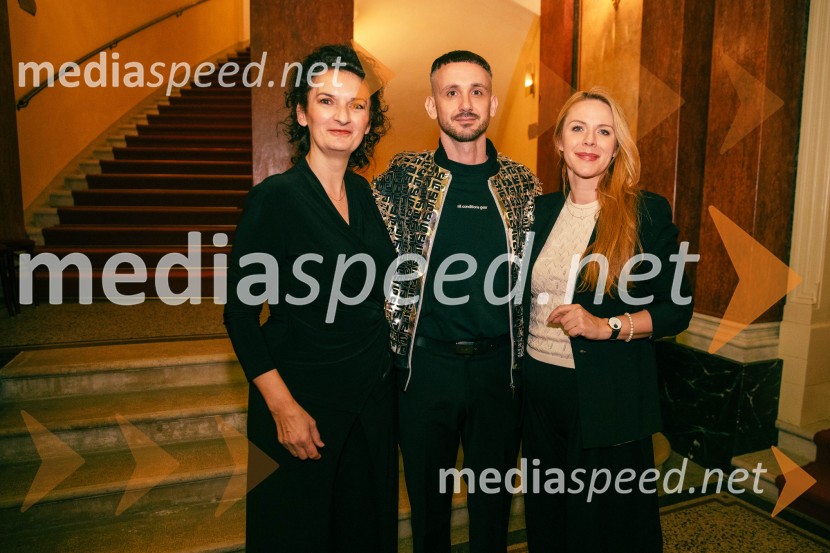  Amela Kujović;  Jernej Pristov, vodja službe za odnose z javnostmi SNG Drama Ljubljana;  Barbara Svetek, vodja službe za marketing SNG Drama LjubljanaOpera za tri groše, koprodukcija SNG Drama Ljubljana in SNG Opera in balet Ljubljana