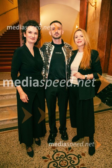  Amela Kujović;  Jernej Pristov, vodja službe za odnose z javnostmi SNG Drama Ljubljana;  Barbara Svetek, vodja službe za marketing SNG Drama LjubljanaOpera za tri groše, koprodukcija SNG Drama Ljubljana in SNG Opera in balet Ljubljana