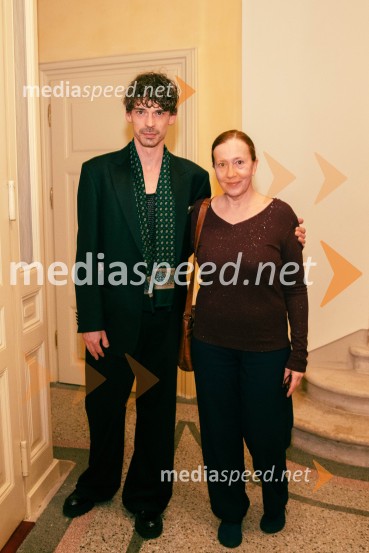  Nejc Cijan Garlatti, igralec;  Barbara Vidovič, igralkaOpera za tri groše, koprodukcija SNG Drama Ljubljana in SNG Opera in balet Ljubljana