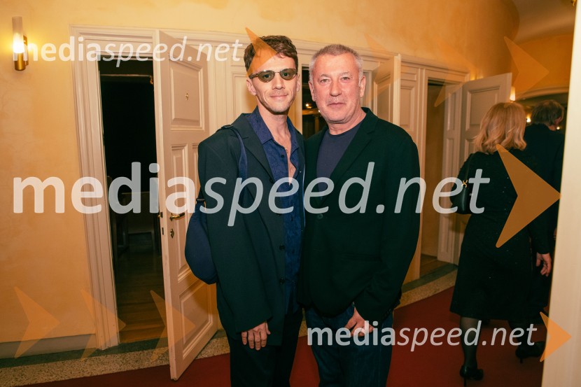  ... ;  Ivica Buljan, režiserOpera za tri groše, koprodukcija SNG Drama Ljubljana in SNG Opera in balet Ljubljana