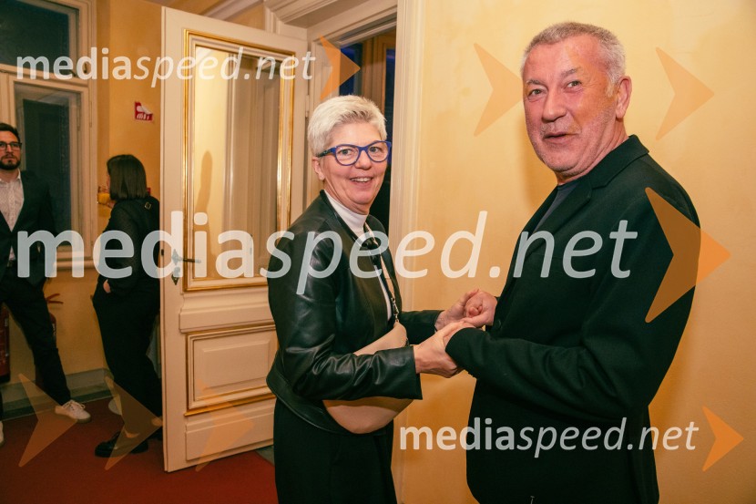  Mirjam Drnovšček, direktorica, SNG Nova Gorica;  Ivica Buljan, režiserOpera za tri groše, koprodukcija SNG Drama Ljubljana in SNG Opera in balet Ljubljana