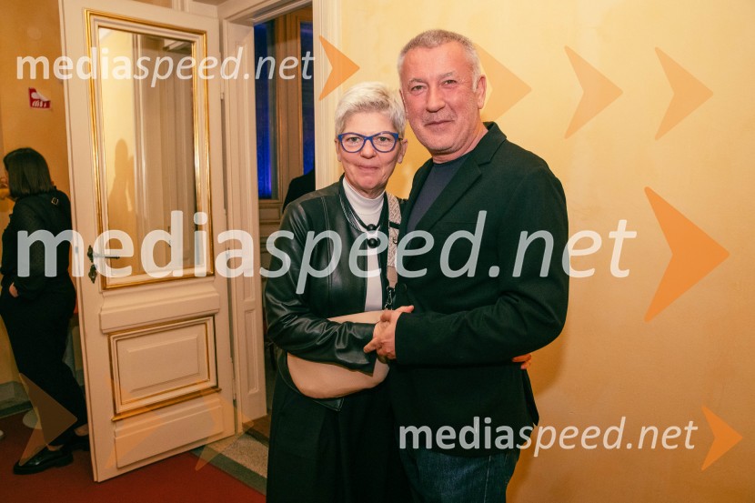  Mirjam Drnovšček, direktorica, SNG Nova Gorica;  Ivica Buljan, režiserOpera za tri groše, koprodukcija SNG Drama Ljubljana in SNG Opera in balet Ljubljana