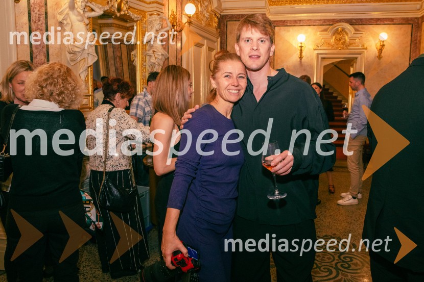  ... ;  Lukas Zuschlag, baletnik, koreografOpera za tri groše, koprodukcija SNG Drama Ljubljana in SNG Opera in balet Ljubljana