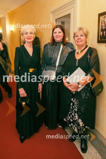  Metka  Premerl, slavistka;  Teja Pelko, novinarka;  Irena  Butoln, germanistkaOpera za tri groše, koprodukcija SNG Drama Ljubljana in SNG Opera in balet Ljubljana
