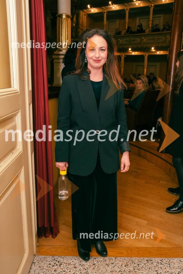  Urška Taufer, igralkaOpera za tri groše, koprodukcija SNG Drama Ljubljana in SNG Opera in balet Ljubljana