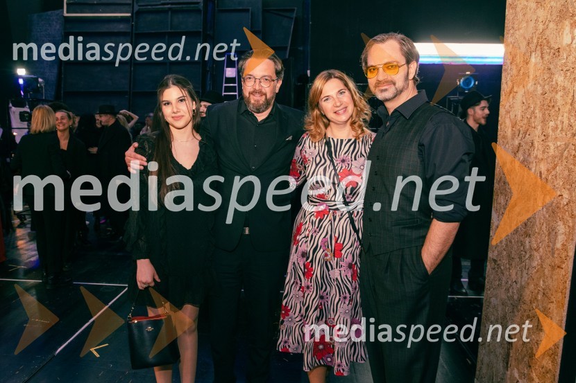  Ema Hribernik;  Marko  Hribernik, direktor SNG Opera in balet Ljubljana;  Barbara Čepirlo Čičigoj, odnosi z javnostjo Opera in Balet Ljubljana;  Jurij  Zrnec, igralecOpera za tri groše, koprodukcija SNG Drama Ljubljana in SNG Opera in balet Ljubljana