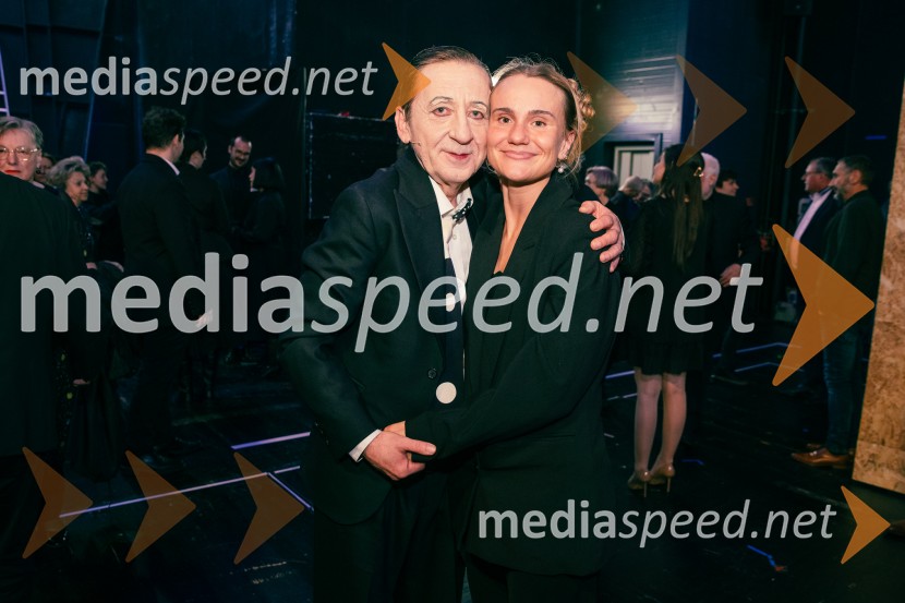  Gregor Baković, igralec;  ... Opera za tri groše, koprodukcija SNG Drama Ljubljana in SNG Opera in balet Ljubljana