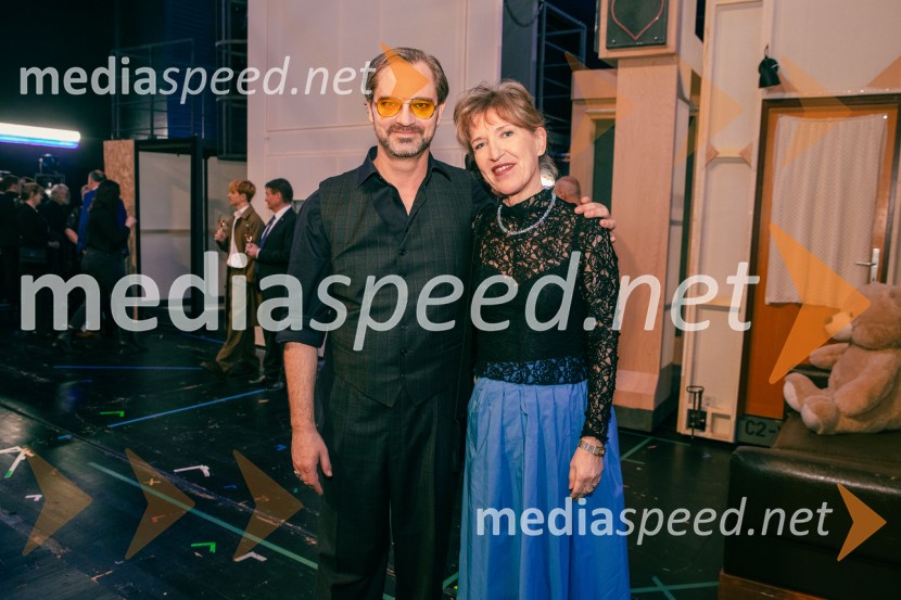  Jurij  Zrnec, igralec;  Vesna Jurca Tadel, ravnateljica SNG Drama LjubljanaOpera za tri groše, koprodukcija SNG Drama Ljubljana in SNG Opera in balet Ljubljana