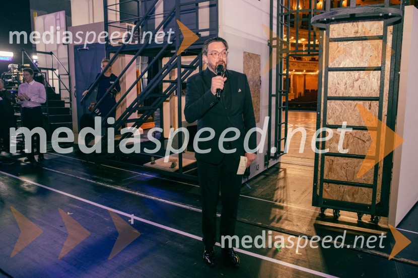  Marko  Hribernik, direktor SNG Opera in balet LjubljanaOpera za tri groše, koprodukcija SNG Drama Ljubljana in SNG Opera in balet Ljubljana