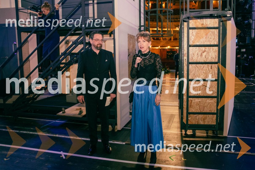  Marko  Hribernik, direktor SNG Opera in balet Ljubljana;  Vesna Jurca Tadel, ravnateljica SNG Drama LjubljanaOpera za tri groše, koprodukcija SNG Drama Ljubljana in SNG Opera in balet Ljubljana