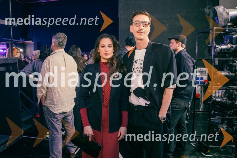  Saša Pavlin Stošić, igralka;  Matjaž Plošinjak, modni oblikovalecOpera za tri groše, koprodukcija SNG Drama Ljubljana in SNG Opera in balet Ljubljana