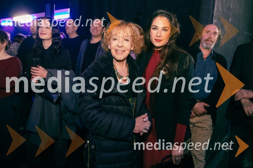  Milena  Zupančič, igralka;  Saša Pavlin Stošić, igralkaOpera za tri groše, koprodukcija SNG Drama Ljubljana in SNG Opera in balet Ljubljana