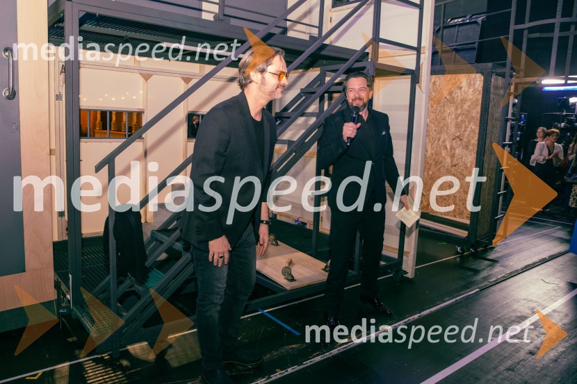  Jurij  Zrnec, igralec;  Marko  Hribernik, direktor SNG Opera in balet LjubljanaOpera za tri groše, koprodukcija SNG Drama Ljubljana in SNG Opera in balet Ljubljana