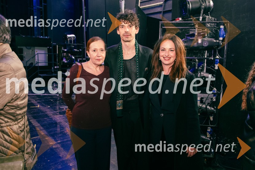  Barbara Vidovič, igralka;  Nejc Cijan Garlatti, igralec;  ... Opera za tri groše, koprodukcija SNG Drama Ljubljana in SNG Opera in balet Ljubljana