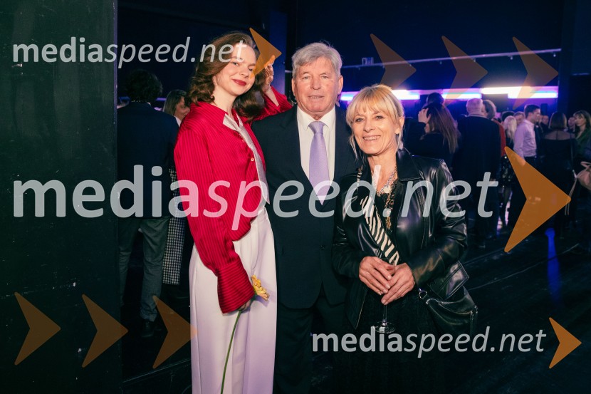  Mina Švajger, igralka;  ... ;  Barbra Jermann, urednica revije SuzyOpera za tri groše, koprodukcija SNG Drama Ljubljana in SNG Opera in balet Ljubljana