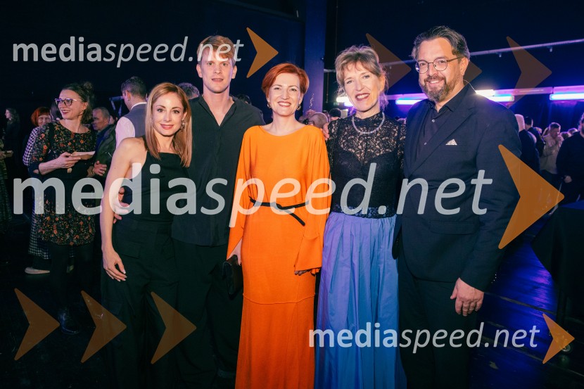  Ana Klašnja, balerina;  Lukas Zuschlag, baletnik, koreograf;  Valentina Čuden, operna pevka;  Vesna Jurca Tadel, ravnateljica SNG Drama Ljubljana;  Marko  Hribernik, direktor SNG Opera in balet LjubljanaOpera za tri groše, koprodukcija SNG Drama Ljubljana in SNG Opera in balet Ljubljana