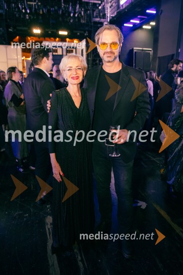  Metka  Premerl, slavistka;  Jurij  Zrnec, igralecOpera za tri groše, koprodukcija SNG Drama Ljubljana in SNG Opera in balet Ljubljana