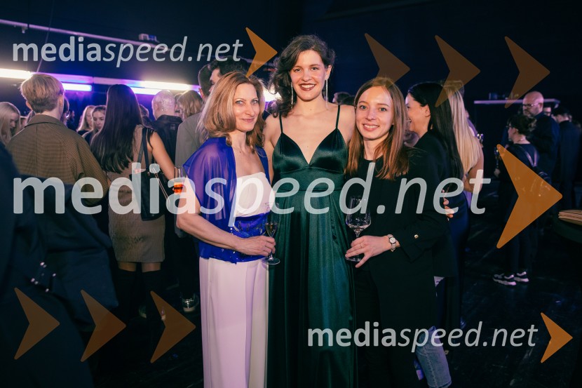  ... ;  Urška  Kavčič , igralka;  ... Opera za tri groše, koprodukcija SNG Drama Ljubljana in SNG Opera in balet Ljubljana