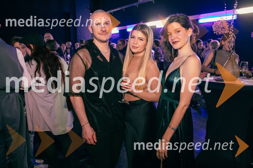  ... ;  ... ;  Urška  Kavčič , igralkaOpera za tri groše, koprodukcija SNG Drama Ljubljana in SNG Opera in balet Ljubljana