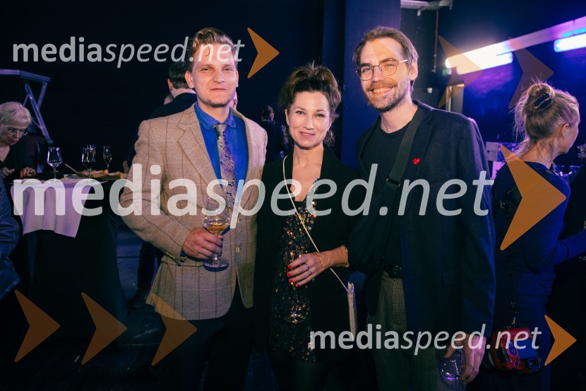  Matevž Sluga, igralec;  Sabina  Kogovšek, igralka;  ... Opera za tri groše, koprodukcija SNG Drama Ljubljana in SNG Opera in balet Ljubljana