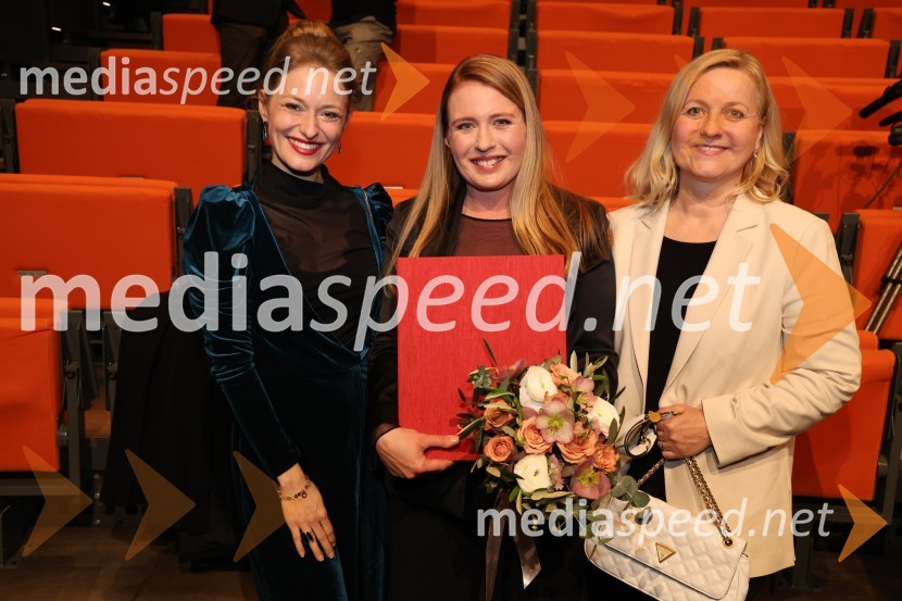  Nika Gorič, sopranistka;  Oksana Pečeny, koncertna mojstrica;  Andreja Zakonjšek Krt, sopranistkaGlazerjeve nagrade 2025, podelitev