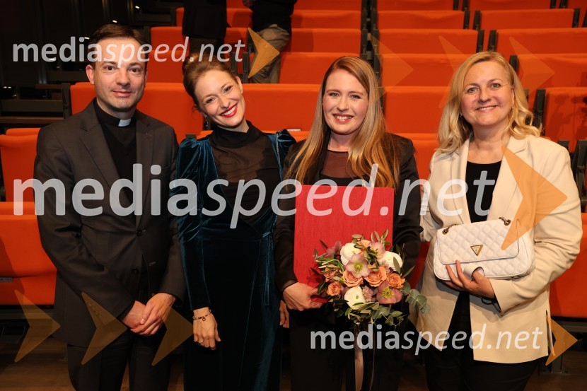 dr. Sebastijan Valentan, duhovnik, Župnija Sveti Peter pri Mariboru- Malečnik;  Nika Gorič, sopranistka;  Oksana Pečeny, koncertna mojstrica;  Andreja Zakonjšek Krt, sopranistkaGlazerjeve nagrade 2025, podelitev