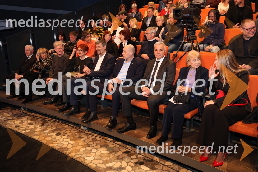  ... ;  ... ;  Aleksander Saša Arsenovič, župan, Mestna občina Maribor;  Anka Krašna, slikarka;  Oksana Pečeny, koncertna mojstricaGlazerjeve nagrade 2025, podelitev