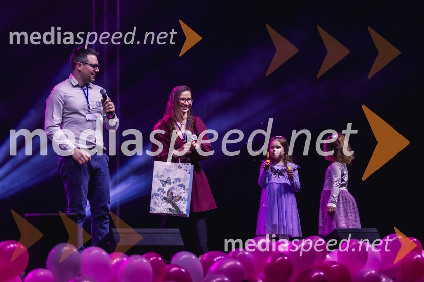  Borut Lavrič;  Sabina Lavrič;  Karolina Lavrič;  ... Veliki dobrodelni koncert za Karolino