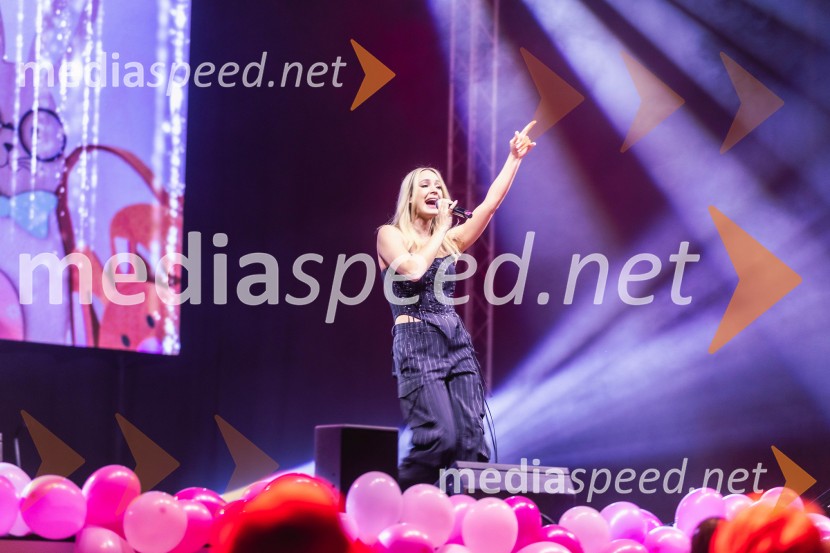  Ines Erbus, pevkaVeliki dobrodelni koncert za Karolino