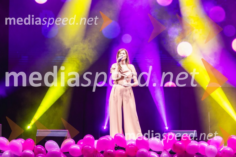  Manca  Špik, pevkaVeliki dobrodelni koncert za Karolino