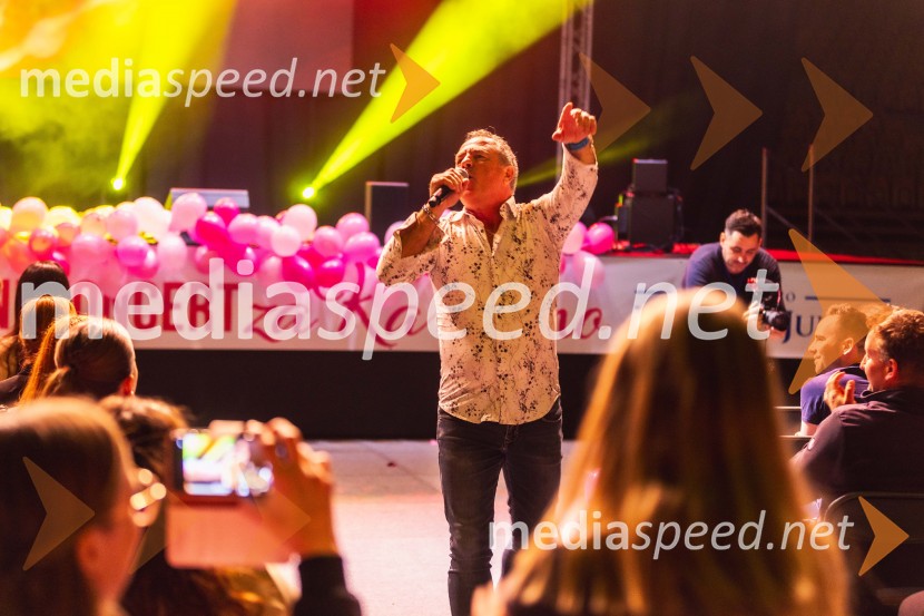  VIli Resnik, pevecVeliki dobrodelni koncert za Karolino