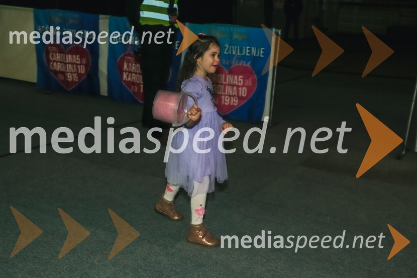  Karolina LavričVeliki dobrodelni koncert za Karolino