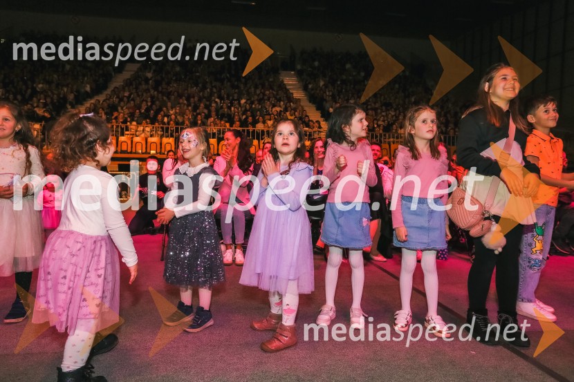  Karolina LavričVeliki dobrodelni koncert za Karolino