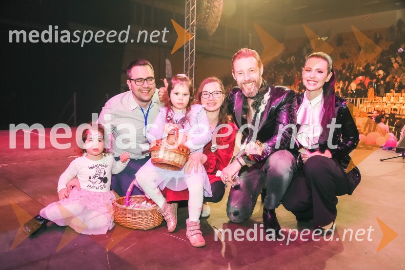  ... ;  Borut Lavrič;  Karolina Lavrič;  Sabina Lavrič;  Gregor Bezenšek, glasbenik, Soulgreg artist, društvo Viljem Julijan, kandidat na predsedniških volitvah 2022;  ... Veliki dobrodelni koncert za Karolino