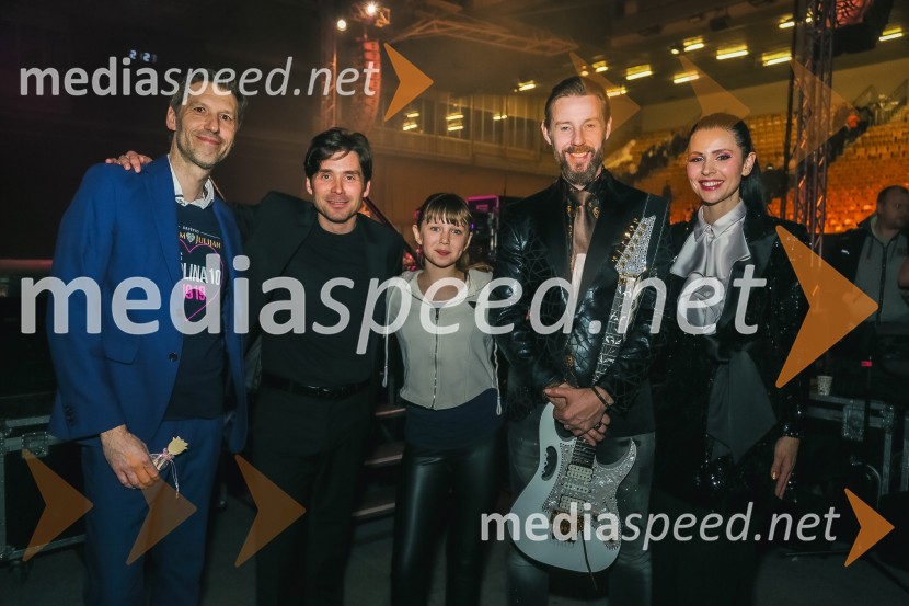  Nejc Jelen, predsednik Društva Viljem Julijan;  Tilen Artač, imitator, glasbenik;  ... ;  Gregor Bezenšek, glasbenik, Soulgreg artist, društvo Viljem Julijan, kandidat na predsedniških volitvah 2022;  ... Veliki dobrodelni koncert za Karolino