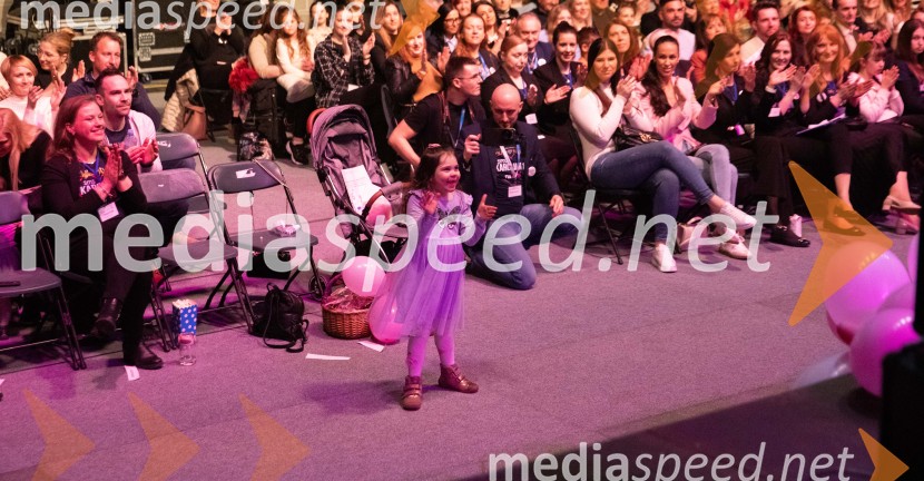  Karolina LavričVeliki dobrodelni koncert za Karolino