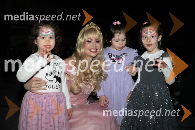  ... ;  Vila  Eksena;  Karolina Lavrič;  ... Veliki dobrodelni koncert za Karolino