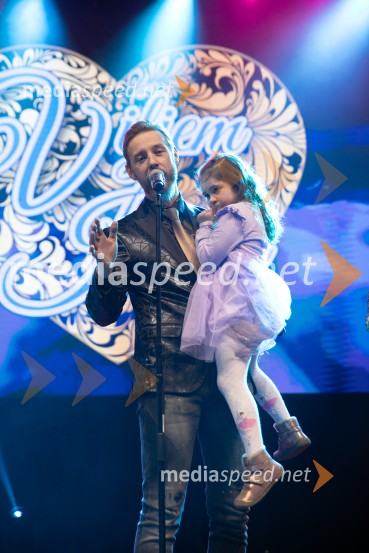  Gregor Bezenšek, glasbenik, Soulgreg artist, društvo Viljem Julijan, kandidat na predsedniških volitvah 2022;  Karolina LavričVeliki dobrodelni koncert za Karolino