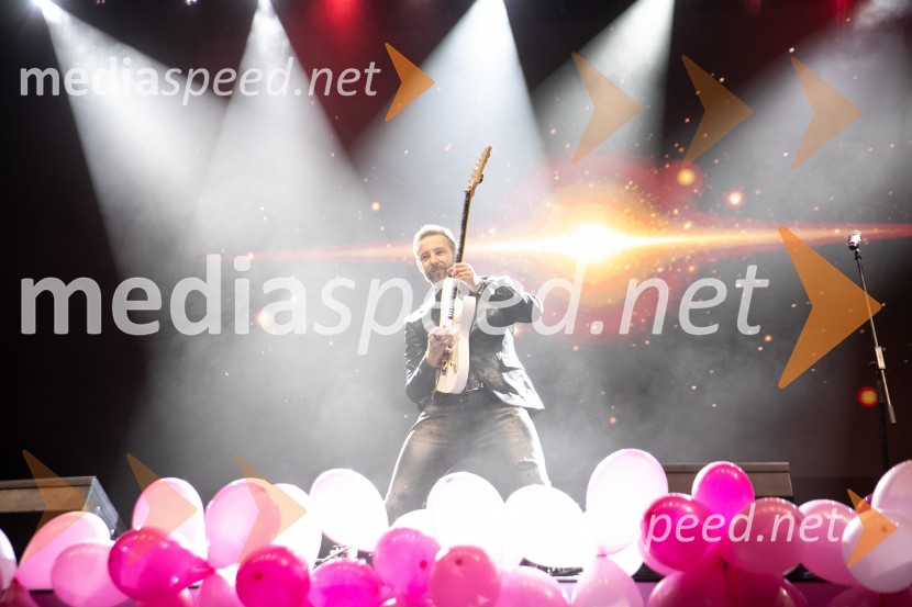  Gregor Bezenšek, glasbenik, Soulgreg artist, društvo Viljem Julijan, kandidat na predsedniških volitvah 2022Veliki dobrodelni koncert za Karolino