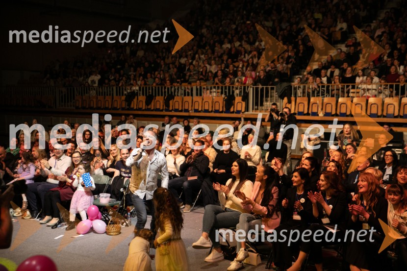  VIli Resnik, pevecVeliki dobrodelni koncert za Karolino