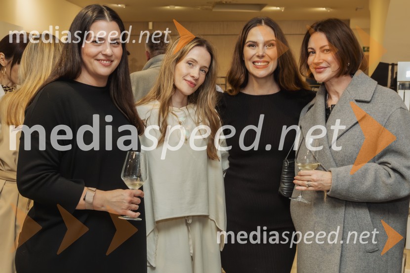  ... ;  Marieta Milanović Trapo, vodja in buyer Ikona Ljubljana;  Ula  Furlan, igralka, voditeljica;  Hannah Mancini, pevkaPredstavitev kolekcije Sisley Paris v družbi Christiana Gugliette