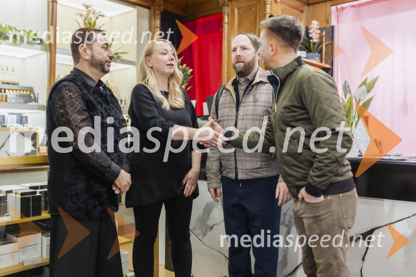  Christian Guglietta, umetnik ličenja;  ... ;  ... ;  ... Predstavitev kolekcije Sisley Paris v družbi Christiana Gugliette