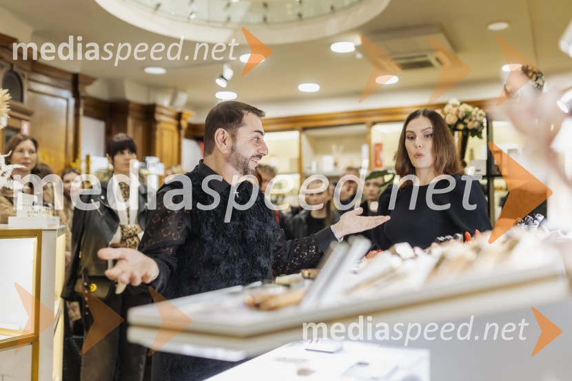  Christian Guglietta, umetnik ličenja;  Ula  Furlan, igralka, voditeljicaPredstavitev kolekcije Sisley Paris v družbi Christiana Gugliette