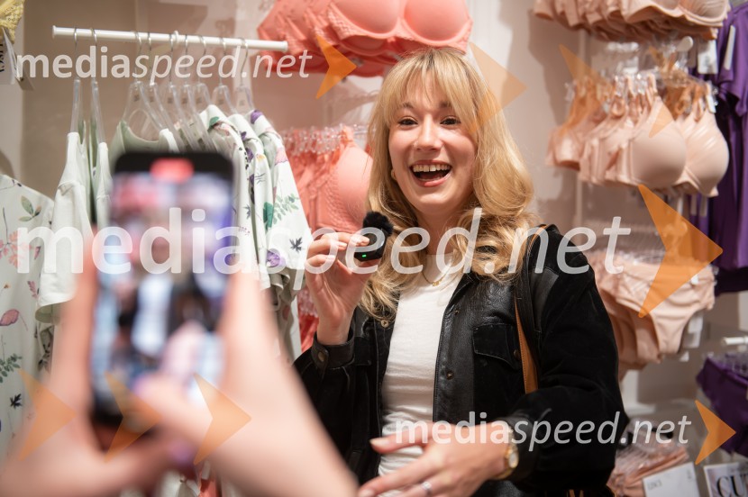  Ana Teržan - Anabel, pevkaLisca v osveženi podobi, Citycenter Celje