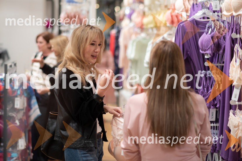  Ana Teržan - Anabel, pevkaLisca v osveženi podobi, Citycenter Celje