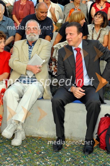 Jože Snoj, pesnik in dobitnik Veronikine nagrade 2009 ter Bojan Šrot, župan CeljaPodelitev Veronikinih nagrad