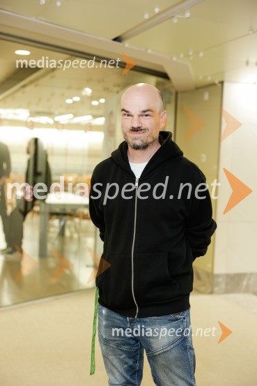  Jure Karas - Slon, glasbenik, skupina Slon in SadežPiaf, Edith Piaf – jubilejna predstava ob 20. sezoni, Cankarjev dom