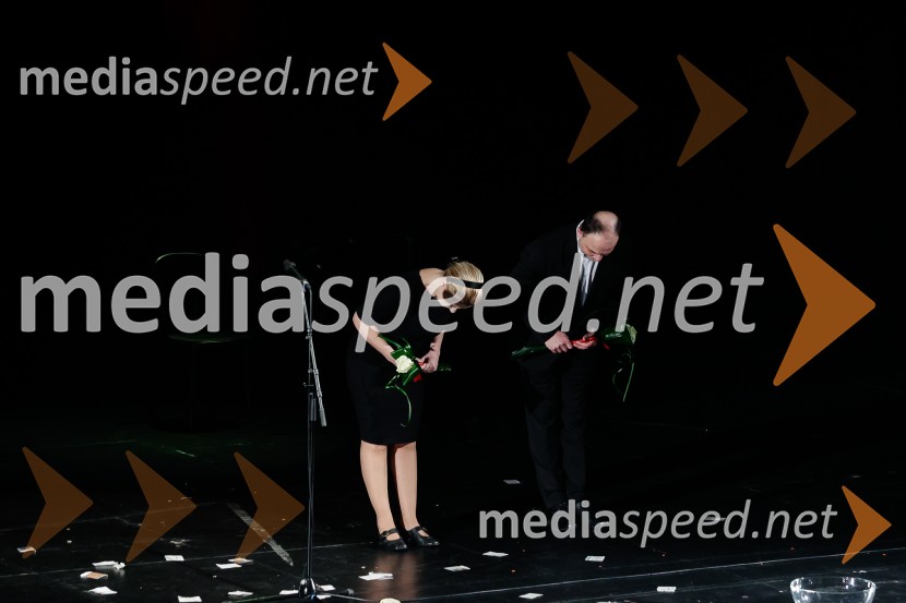  Vesna Pernarčič, igralka;  Joži Šalej, glasbenikPiaf, Edith Piaf – jubilejna predstava ob 20. sezoni, Cankarjev dom