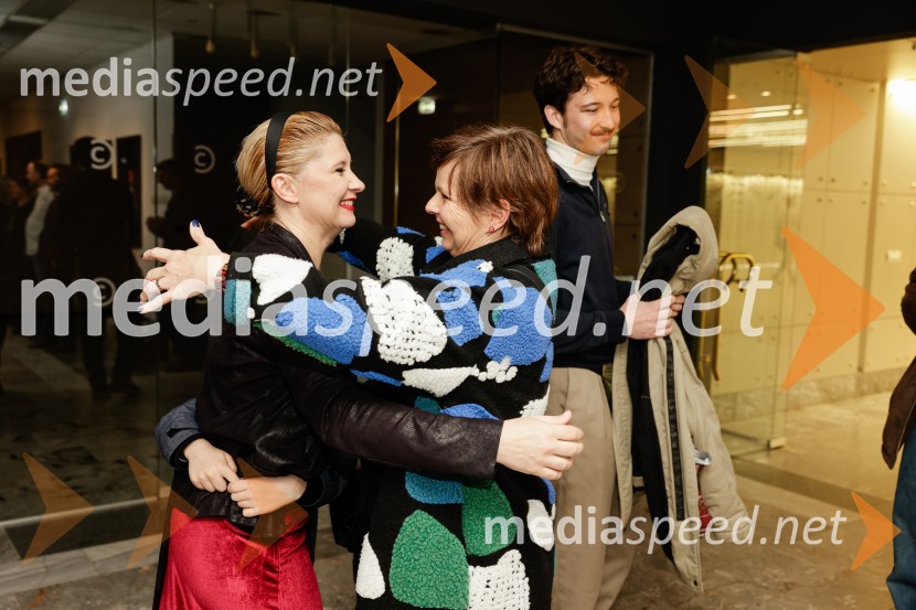  Vesna Pernarčič, igralka;  Vesna  Slapar, igralka;  Filip Žunić, igralecPiaf, Edith Piaf – jubilejna predstava ob 20. sezoni, Cankarjev dom