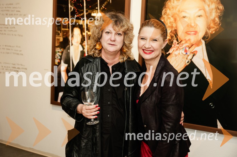  Tijana Zinajić, režiserka, igralka;  Vesna Pernarčič, igralkaPiaf, Edith Piaf – jubilejna predstava ob 20. sezoni, Cankarjev dom